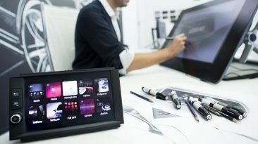 A finales de año, se calcula que habrá 30 personas diseñando las pantallas del salpicadero.