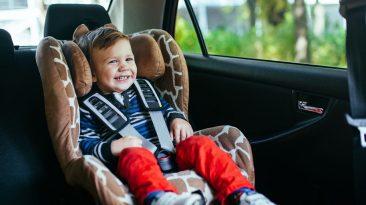 Cinturones flojos y sillas mal colocadas, los errores más frecuentes en la Seguridad Vial infantil.