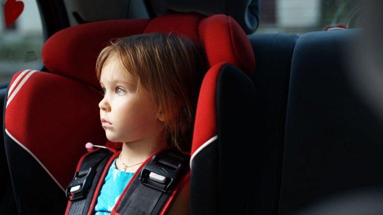 Cinturones flojos y sillas mal colocadas, los errores más frecuentes en la Seguridad Vial infantil.