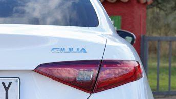 Alfa Romeo Giulia piloto trasero