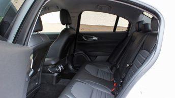 Alfa Romeo Giulia plazas traseras