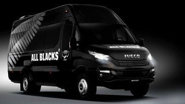 Los All Blacks viajarán durante su gira europea en vehículos de Iveco diseñados para ellos.