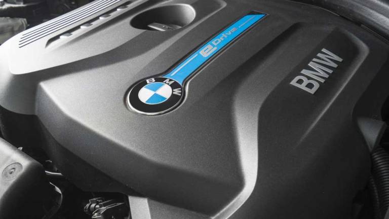 BMW 330e 2016