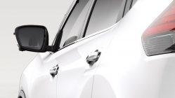 Nissan Rogue lateral