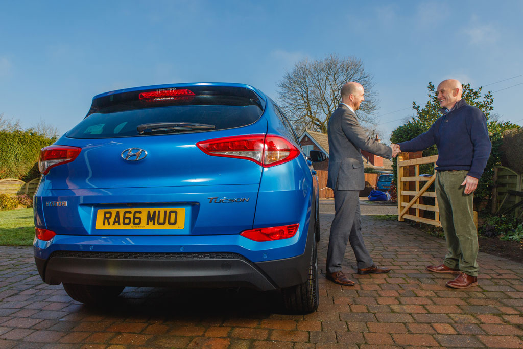 Hyundai entrega los primeros coches comprados a través de Internet
