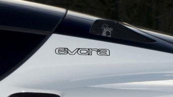 Lotus Evora Sport 410 homenaje James Bond logo