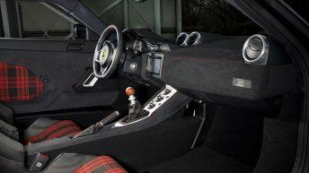Lotus Evora Sport 410 homenaje James Bond interior