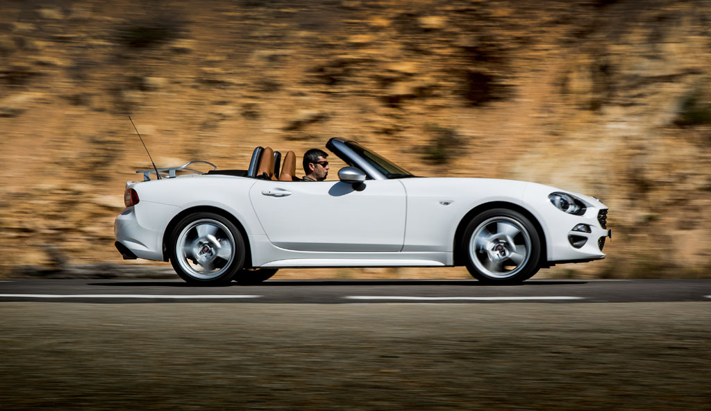 El biplaza deportivo con carrocería descapotable llegó hace unos meses y ha supuesto el regreso 50 años después del que fuera el primer Fiat 124 Spider Sport