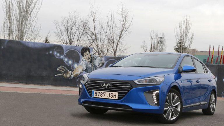 Hyundai IONIQ Hybrid (tres cuartos delantero)