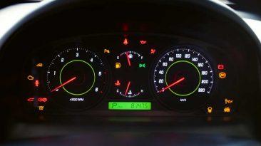 Testigos luminosos del coche al arrancar