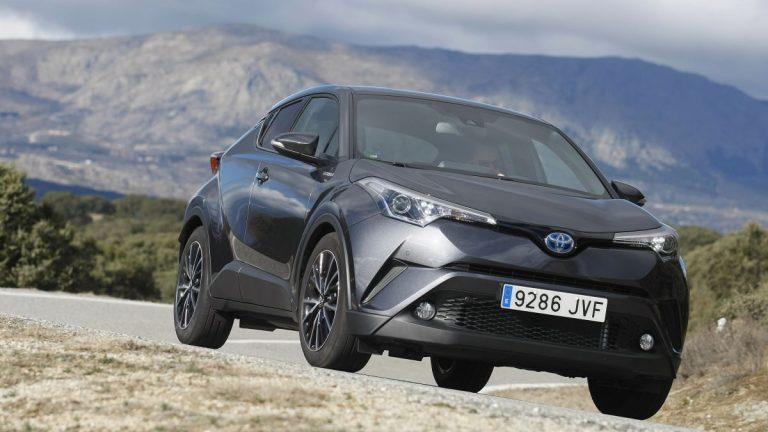Toyota C-HR Hybrid apoyo en curva