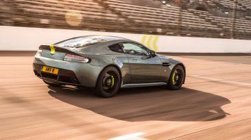 Aston Martin Vantage AMR trasera