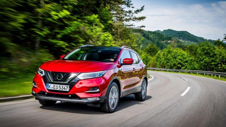 Nissan Qashqai 2017 barrido en carretera