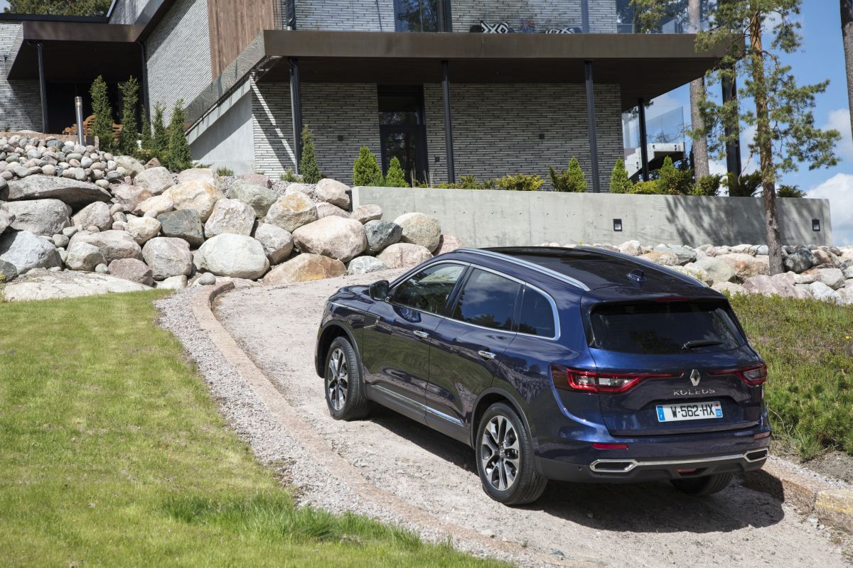 Renault Koleos 2017 subiendo cuesta