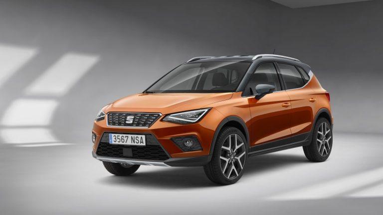 SEAT Arona 2018 tres cuartos delantero naranja