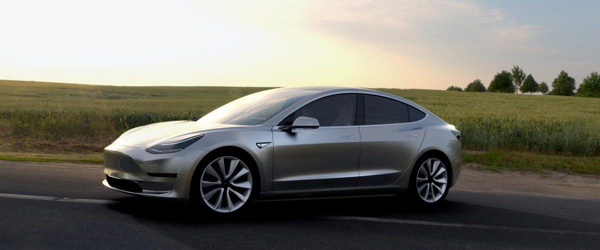 Tesla Model 3 delantera lateral