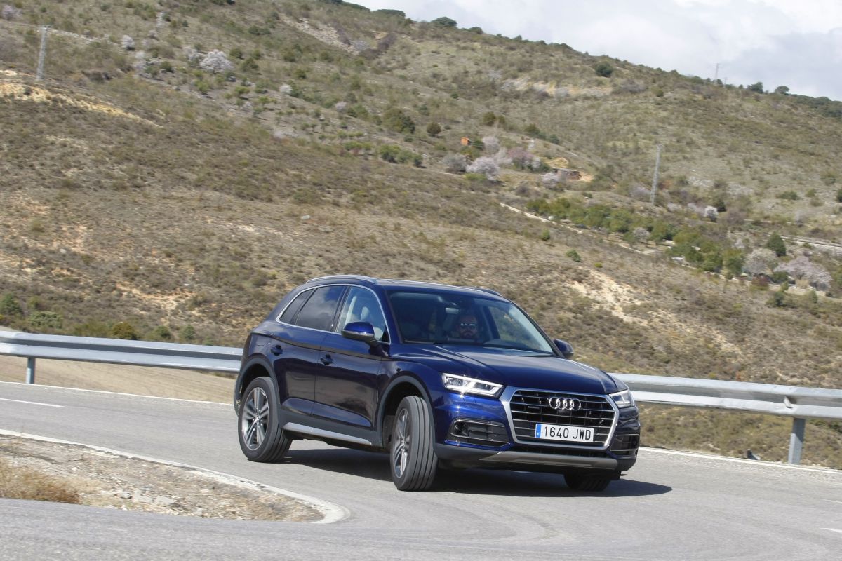 Audi Q5 2.0 TDI 190 CV apoyo en curva