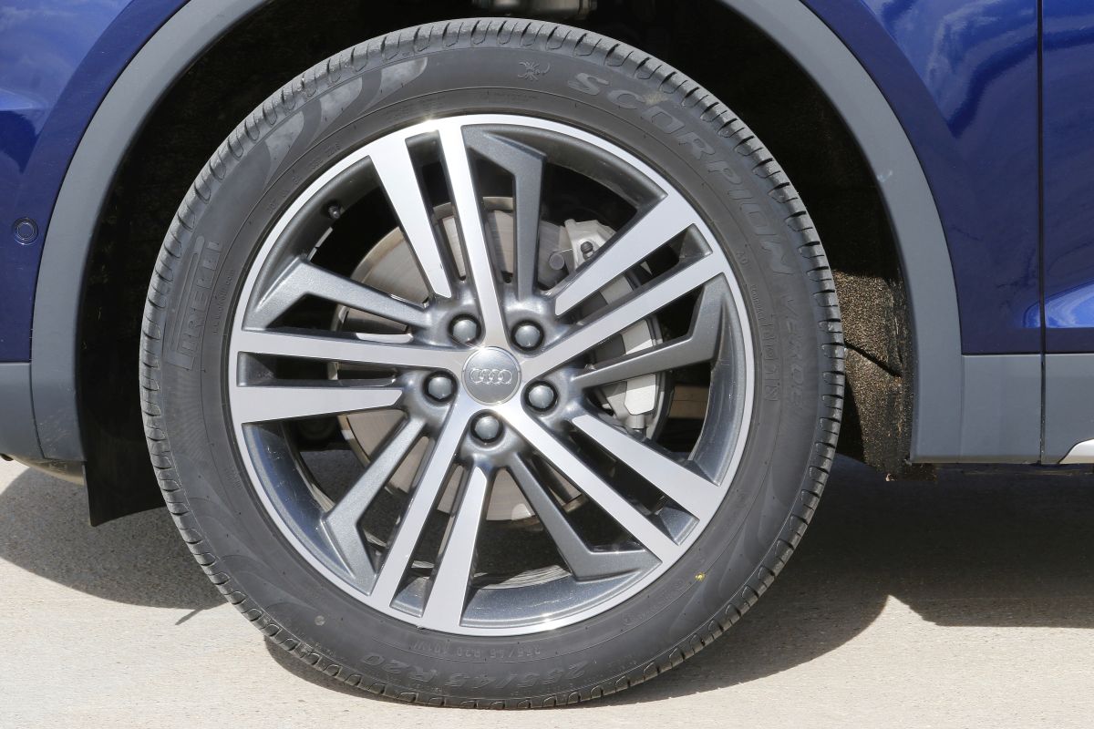Audi Q5 2.0 TDI 190 CV llanta