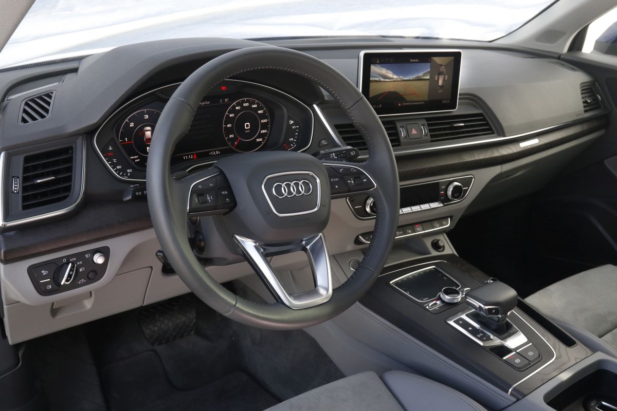 Audi Q5 2.0 TDI 190 CV salpicadero