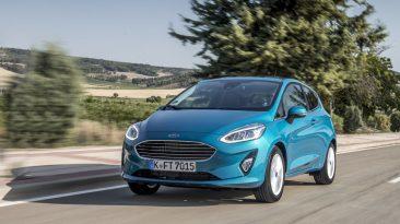 Ford Fiesta 2017 tres cuartos delantero hacia izquierda