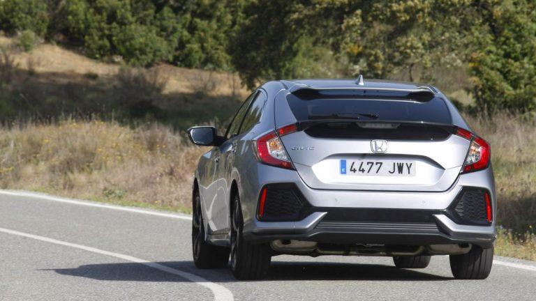 Honda Civic 1.5 Turbo apoyo en curva trasero