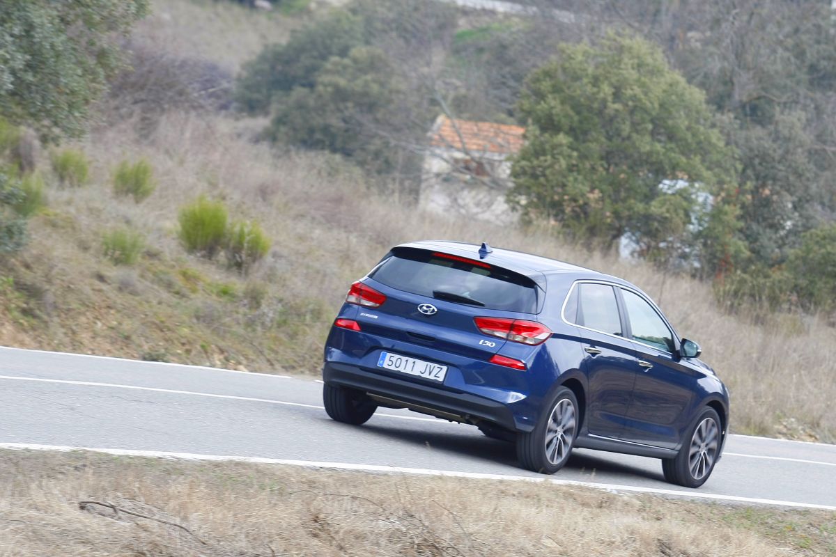 Hyundai i30 1.4 T-GDI 140 CV trasera