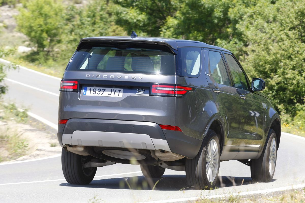 Land Rover Discovery 3.0L TDV6 trasera