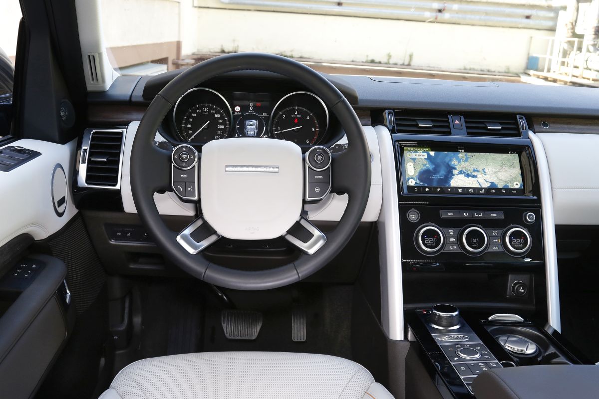 Land Rover Discovery 3.0L TDV6 salpicadero