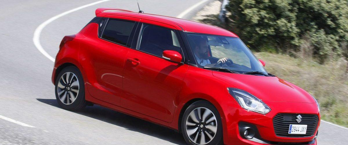Suzuki Swift 1.0 SHVS GLX de lado