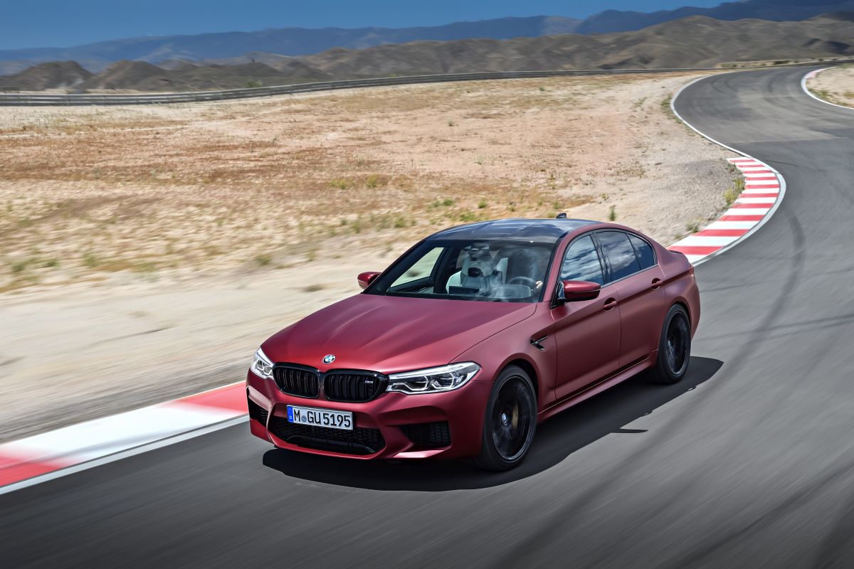 BMW M5 2018 movimiento