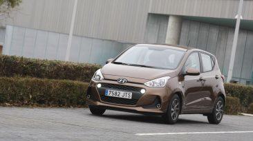 Hyundai i10 2017 apoyo en curva