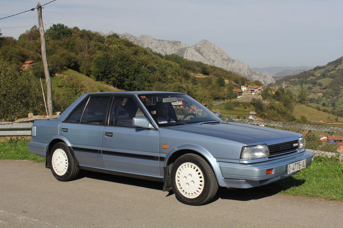 Nissan Bluebird Turbo SGX barrido derecha