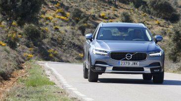 Volvo V90 Cross Country D5 frontal carretera