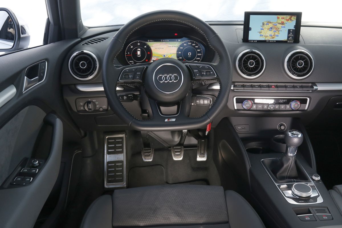 Audi A3 Sportback 2.0 TDI 150 CV salpicadero