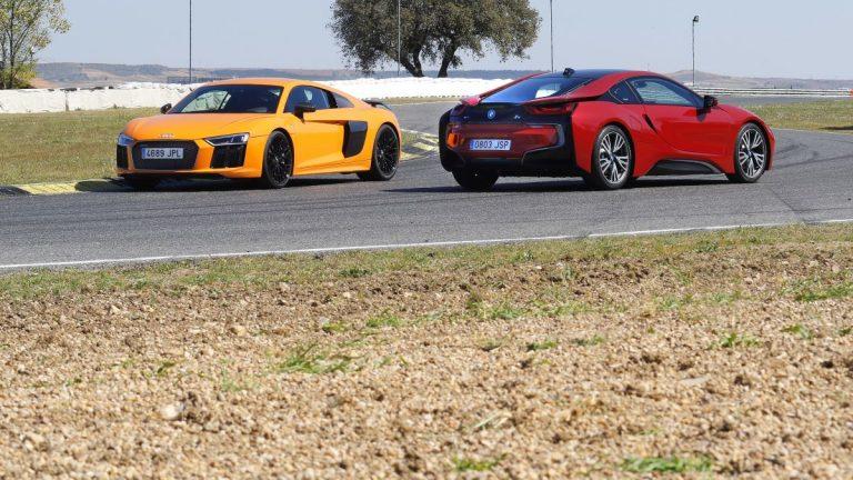 Audi R8 V10 Plus o BMW i8: los dos de frente y trasera