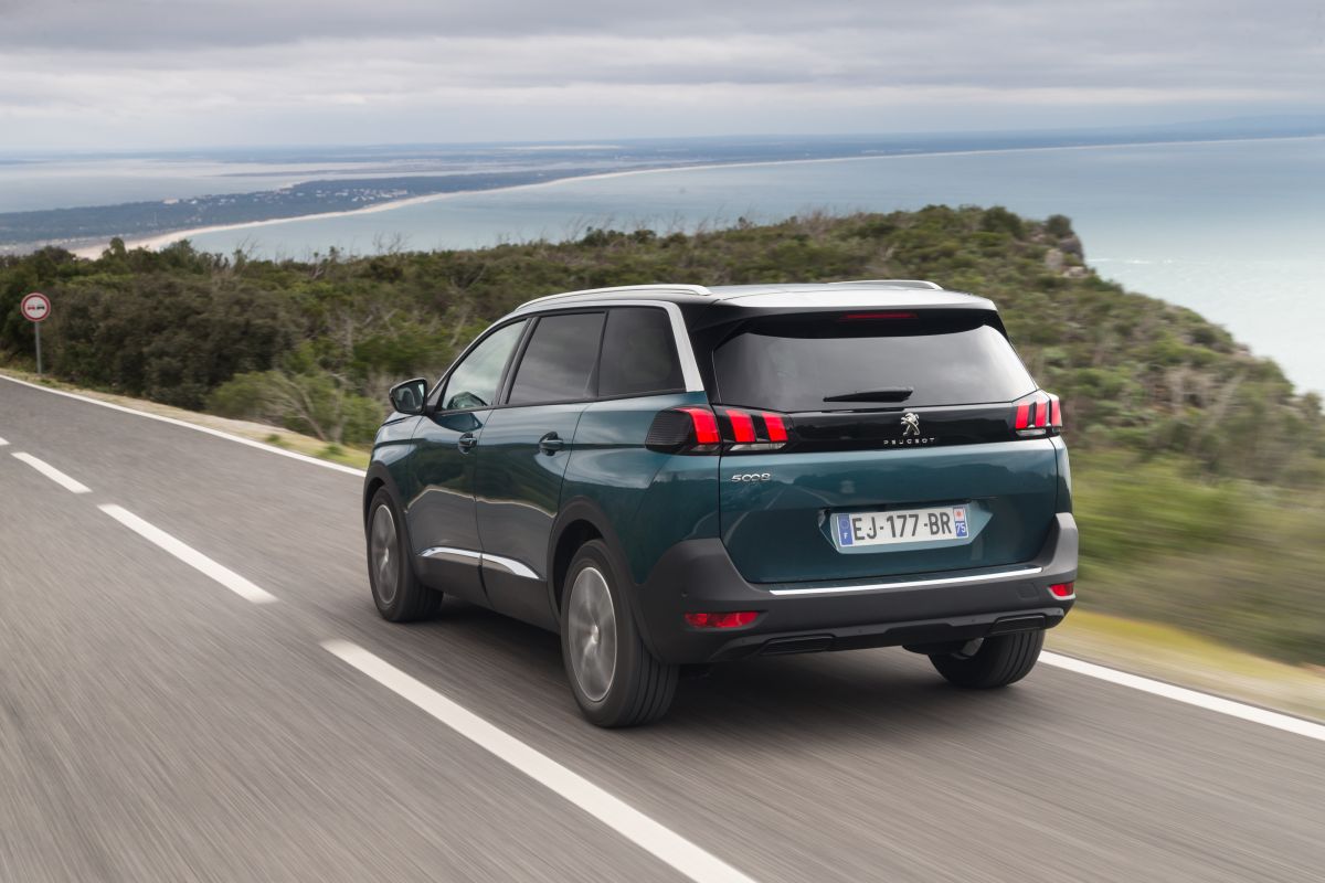 Peugeot 5008 2017 trasera
