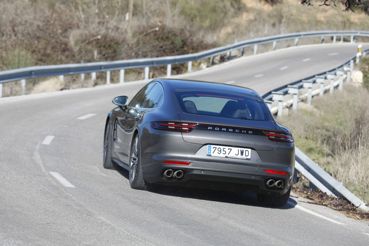 Porsche Panamera 4S Diesel trasera