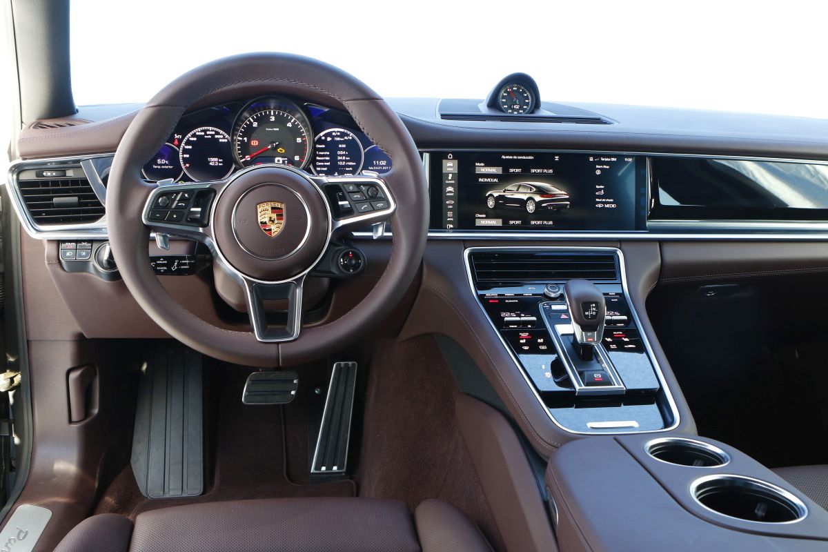 Porsche Panamera 4S Diesel salpicadero