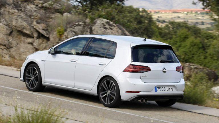 Volkswagen Golf GTD DSG 7 trasera