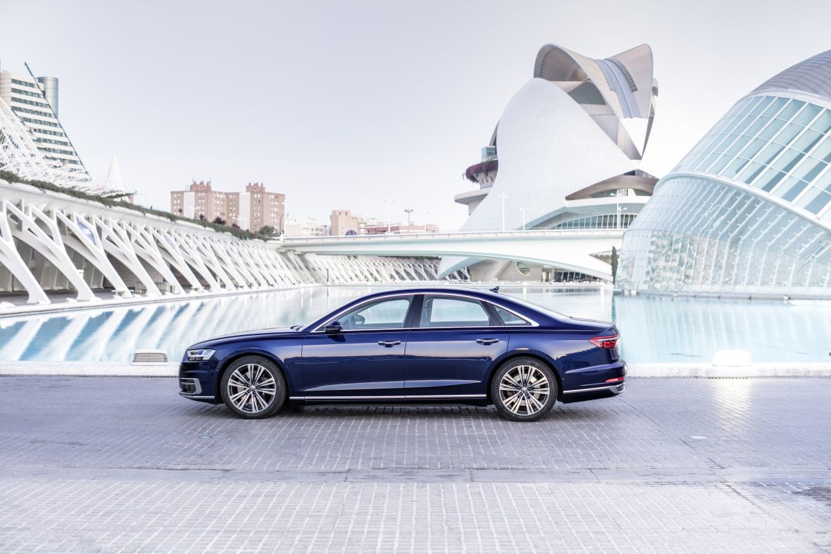 Audi A8 2018 lateral