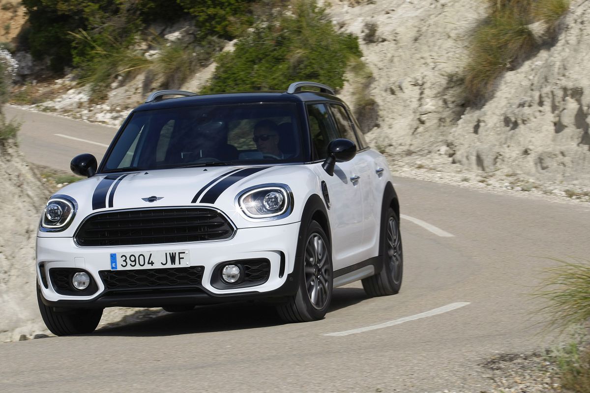 Mini Cooper Countryman. Frontal