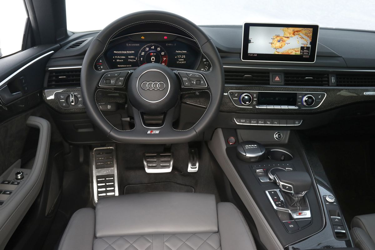 Audi S5 Cabrio 3.0 TFSI. Salpicadero