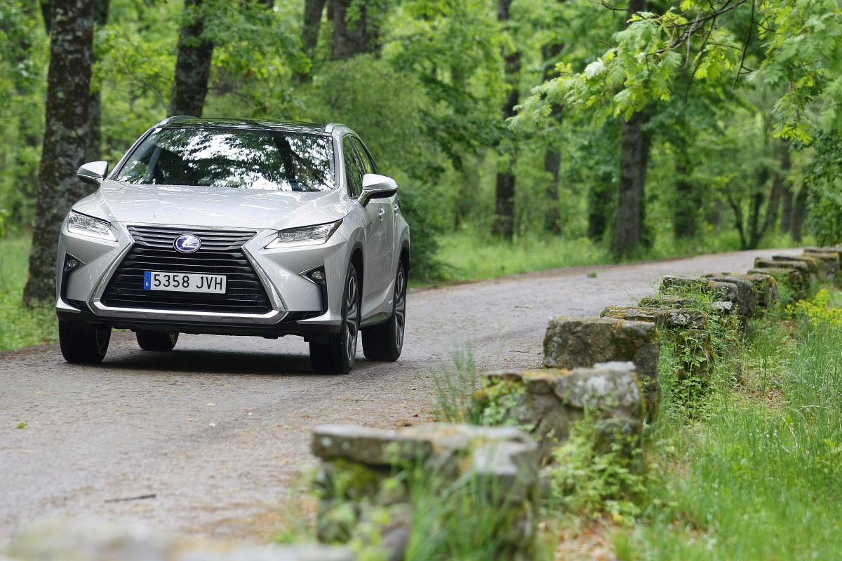 Lexus RX 450h. Frontal