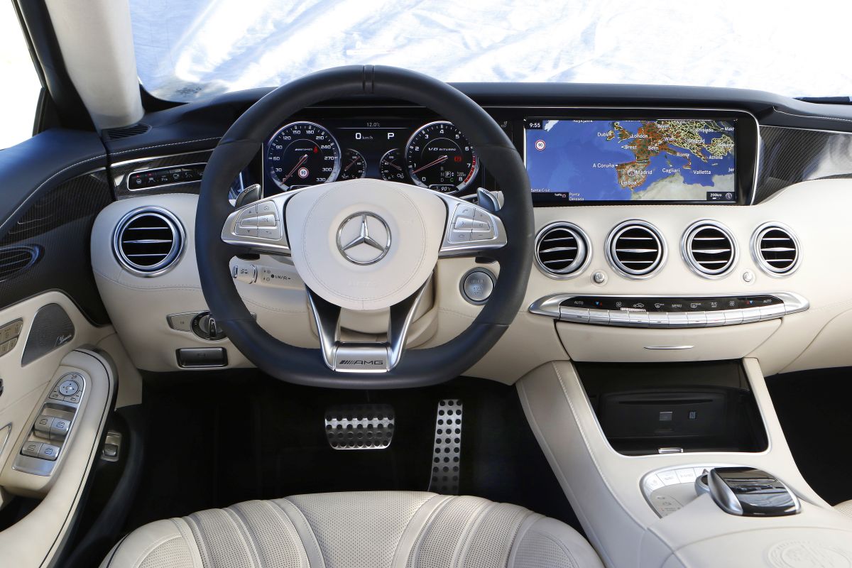 Mercedes-AMG S 63 Cabrio. Salpicadero