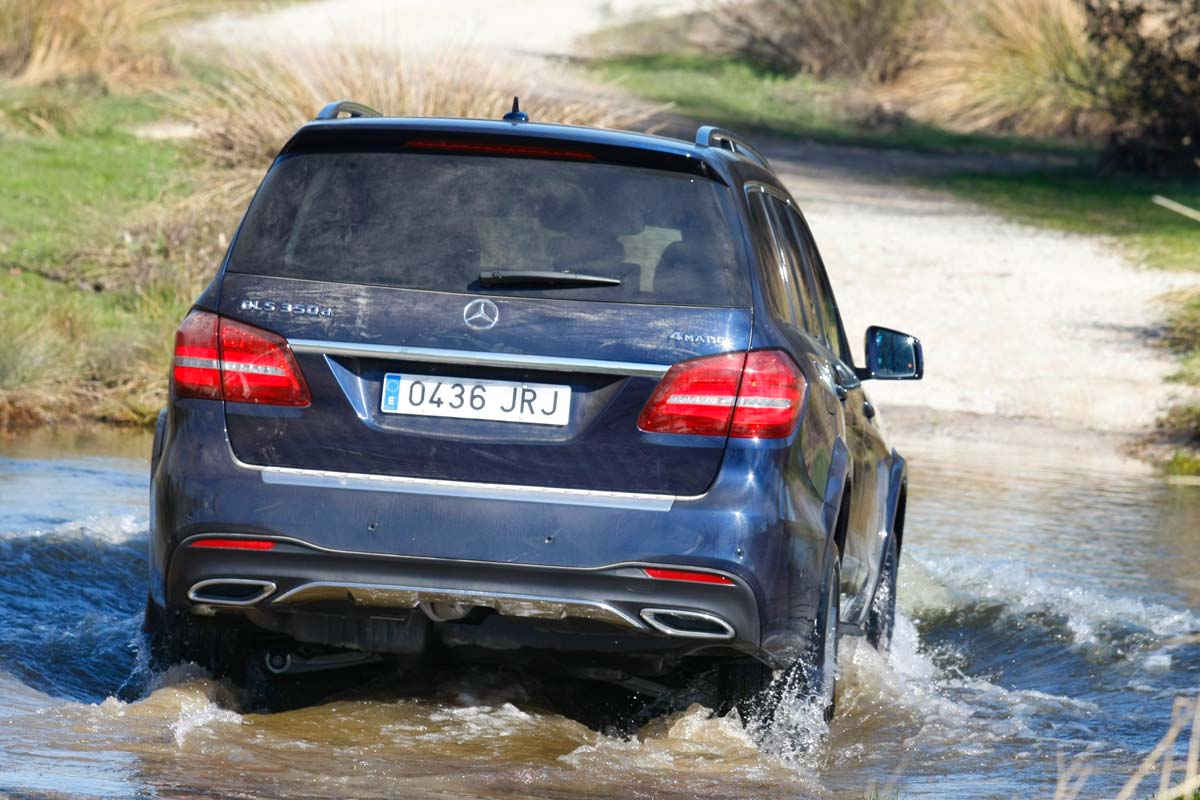 Mercedes-Benz GLS 350d 4Matic trasera movimiento