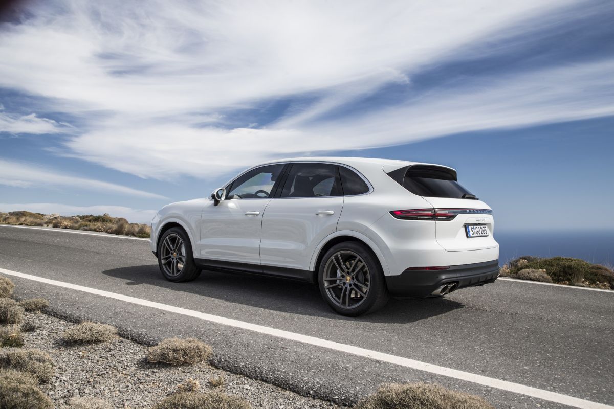 Porsche Cayenne 2018. Barrido a la izquierda