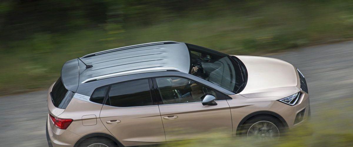 SEAT Arona. Barrido a derecha terracota
