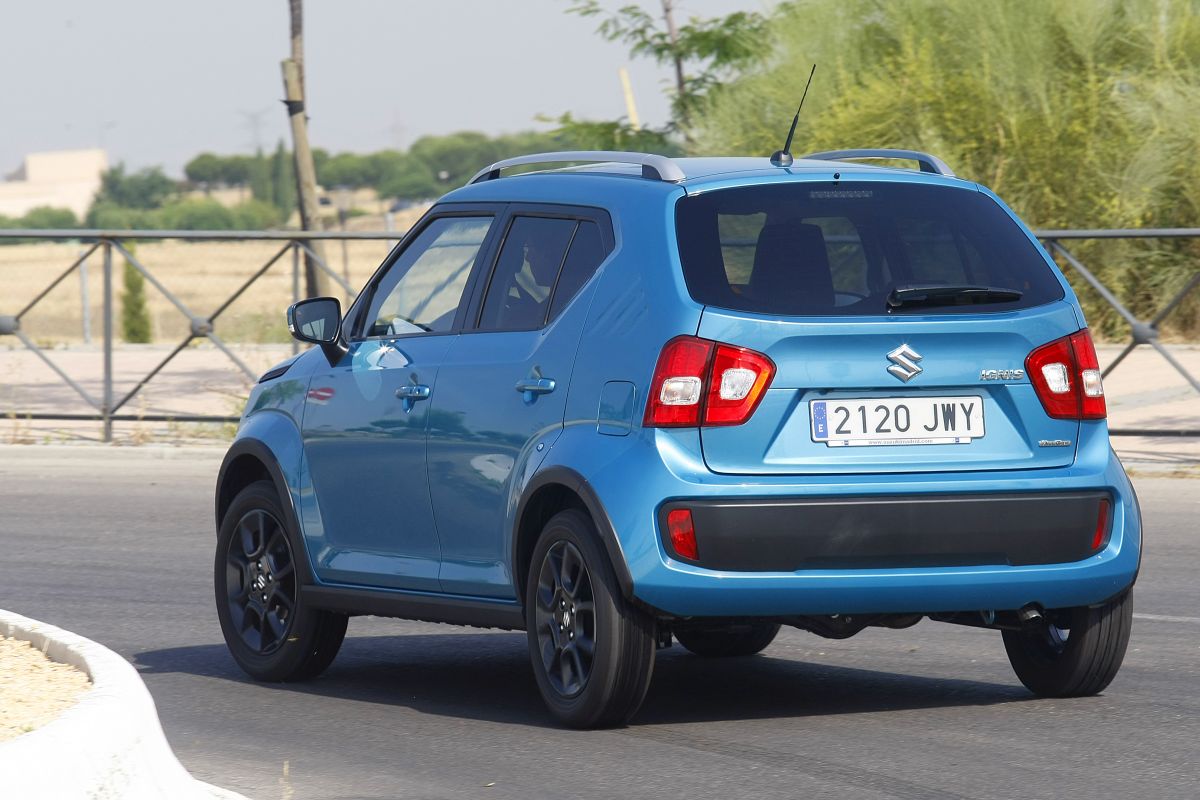 Suzuki Ignis 1.2L. Tres cuartos trasera