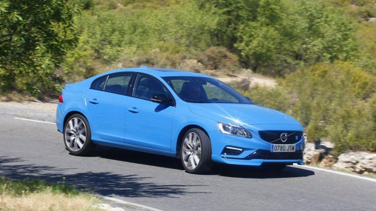 Volvo S60 Polestar. Apoyo en curva frontal