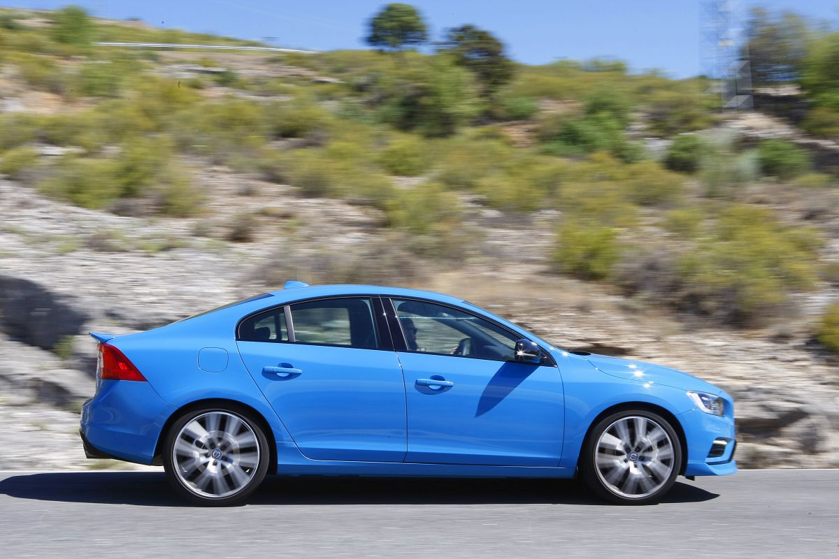 Volvo S60 Polestar. Barrido a la derecha